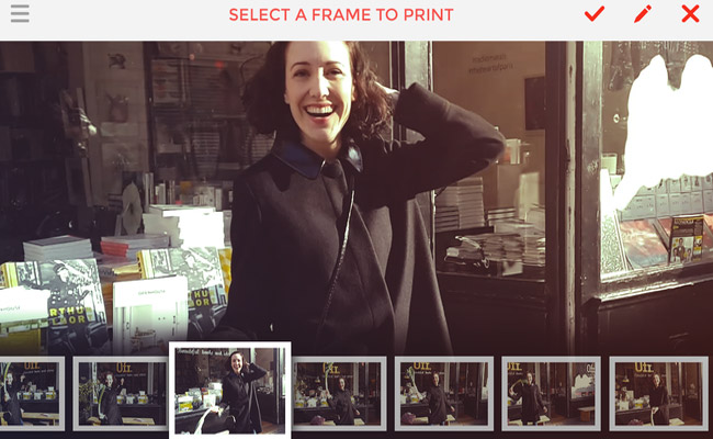 Print your photos instantly with your smartphone's case